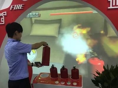 百变互动消防馆案例_无锡消防馆虚拟灭火+数字沙盘案例现场图